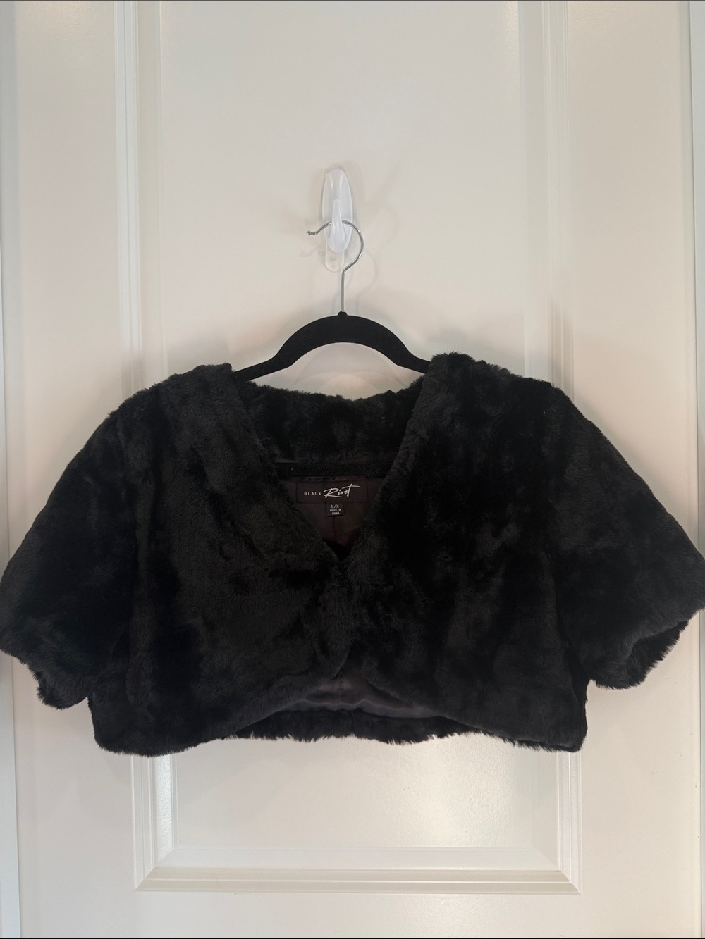 Black Rivet Girls' Black Faux Fur Cropped Shrug